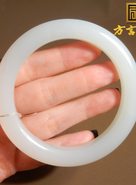 方言新疆且末黑山料白玉59mm手镯