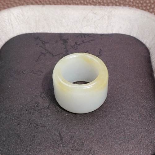 新疆且末料糖羊脂白玉扳指19mm