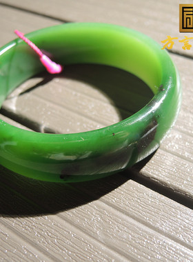 方言和田玉精品收藏俄料七号矿老坑碧玉红皮辣绿61mm玉手镯O1