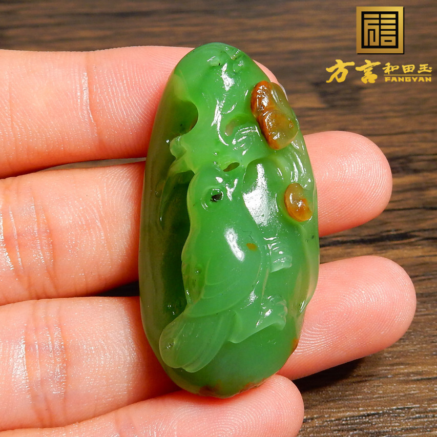 方言和田玉龙河珍稀绿色名品红皮阳绿碧玉挂件喜上眉梢籽料吊坠w