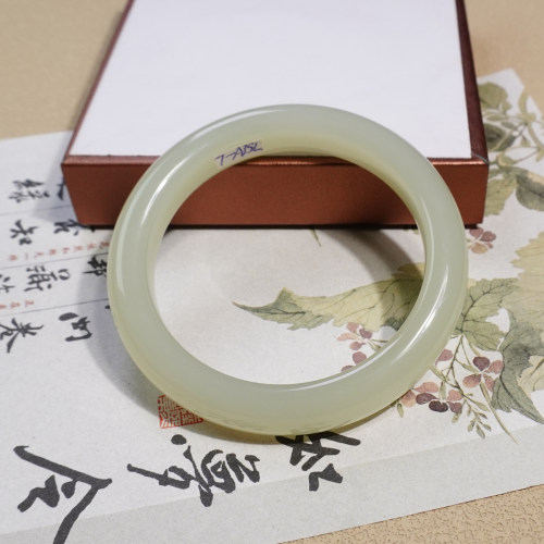 青海老料冰底晴水和田玉手镯57mm近无结构高油细腻干净女玉镯子Z