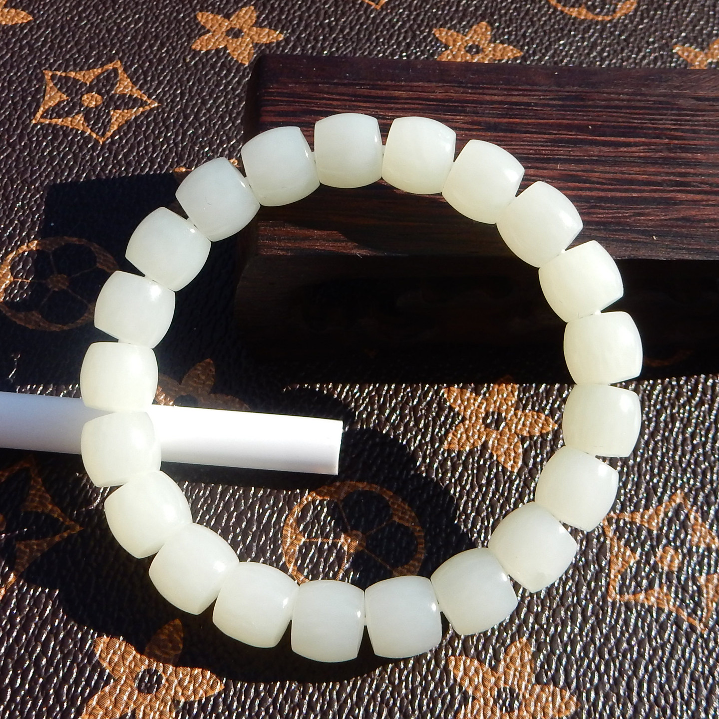 俄罗斯油润羊脂白玉10mm直切手串