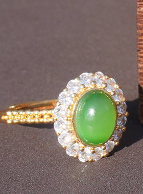 方言俄阳绿碧玉无黑点银镶玉戒指