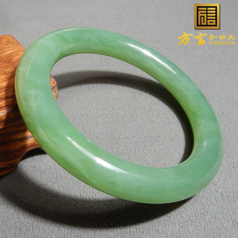 方言和田玉收藏级俄料老坑碧玉高冰苹果绿带猫眼内径58mm手镯子w4