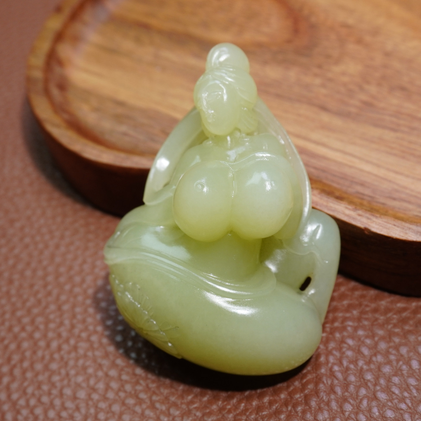 和田玉新疆细腻油润新疆若羌老坑黄口料鸡油黄玉美人把件摆件Q