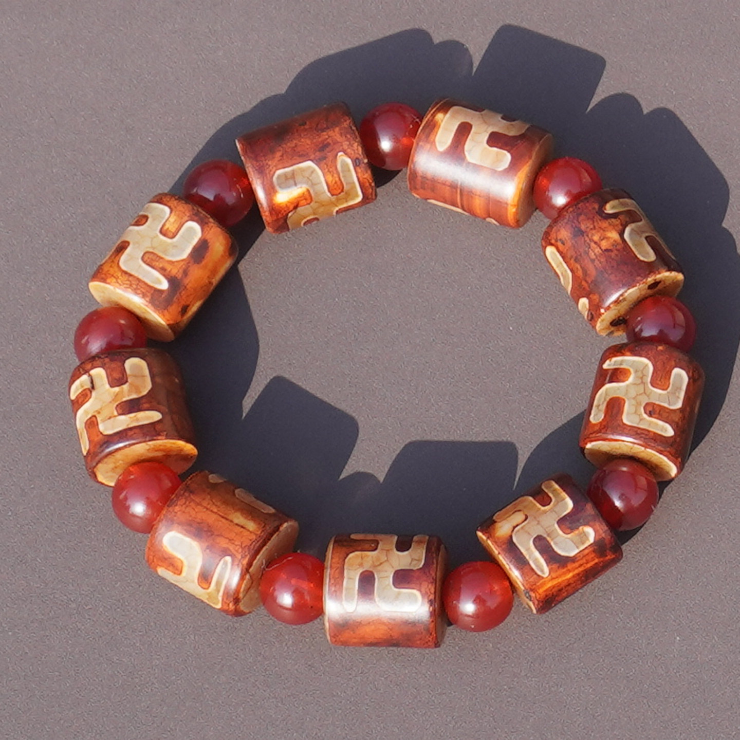 亏麻了方言特惠藏式复古红咖色万字桶珠15mm老天珠玛瑙男女手串A6,珠宝/钻石/翡翠,手饰,淘宝优惠券,粉丝福利购,淘宝优惠卷