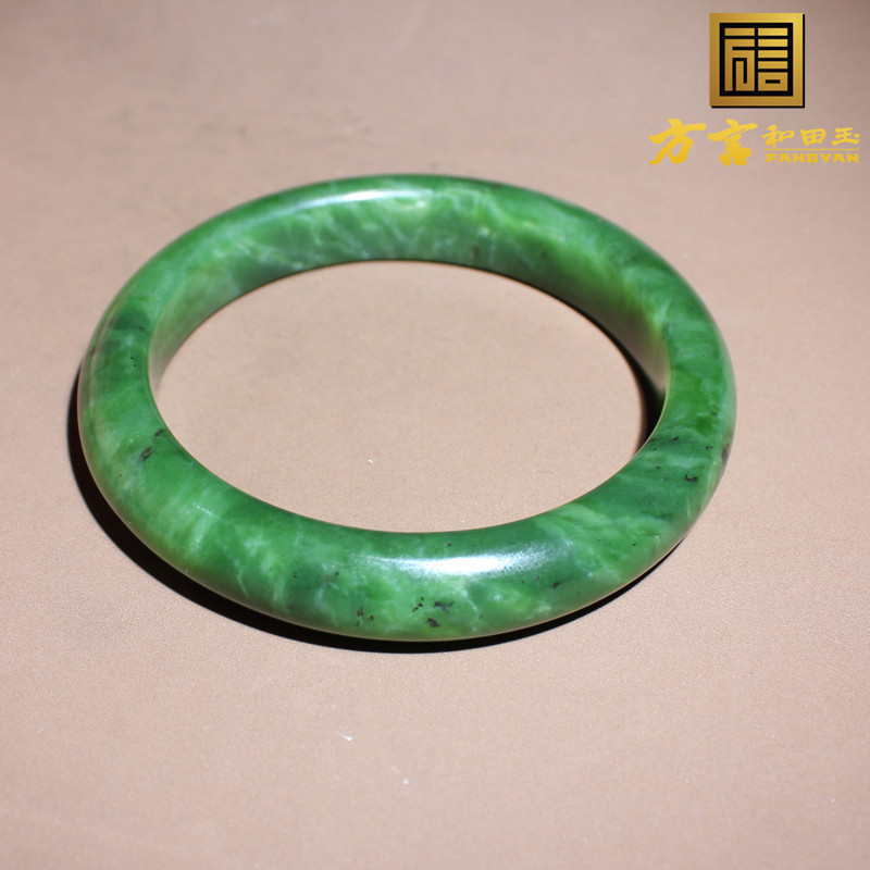 方言和田玉精品收藏级俄罗斯菠菜绿碧玉内径63mm女士精美手镯子O8
