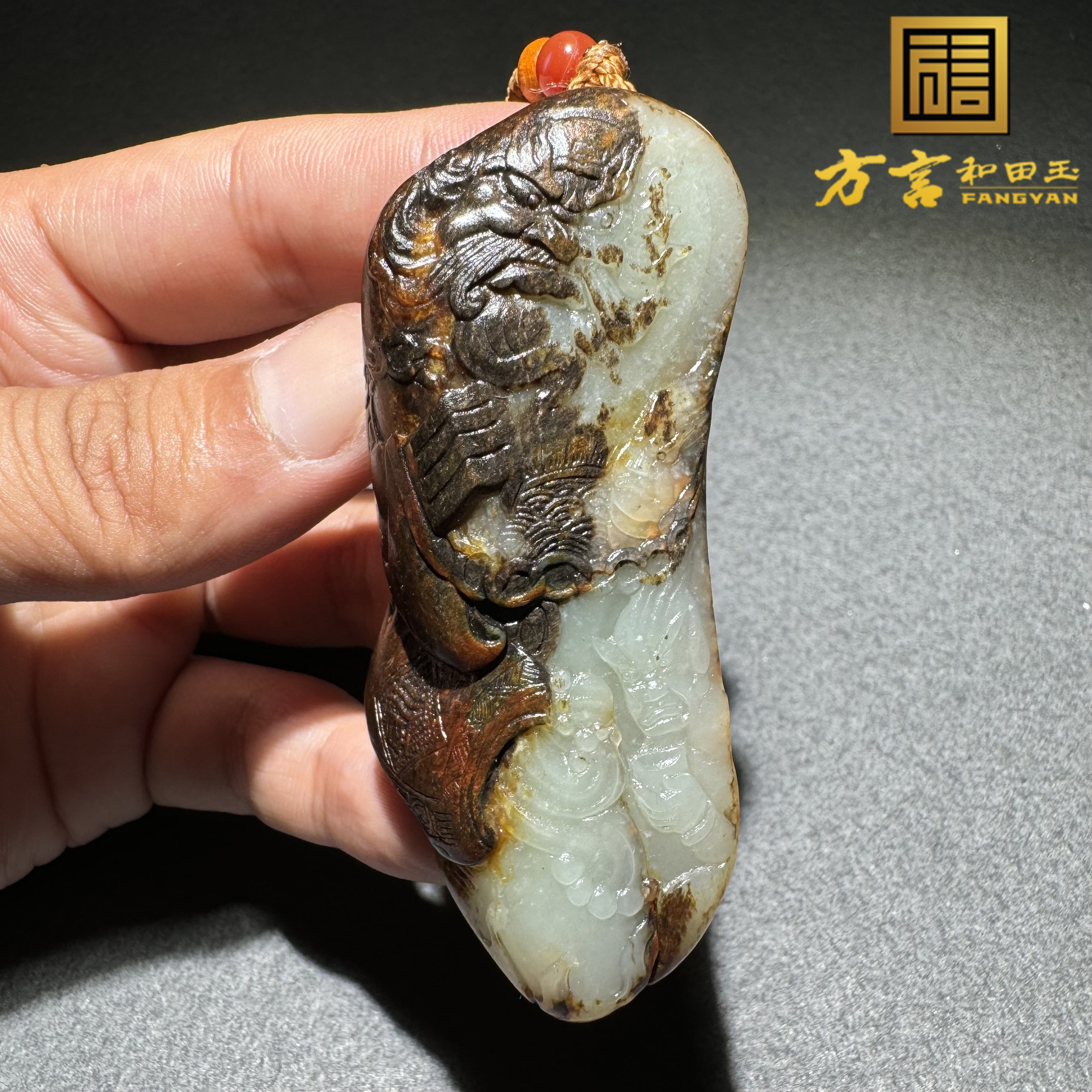 方言新疆和田玉籽料老熟黑油皮白玉独籽俏色巧雕钟馗把件吊坠S