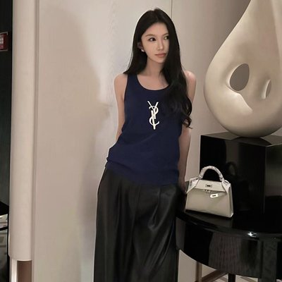 蓝色字母背心女2026年早春新款打底衫宽松休闲吊带时尚气质热销潮