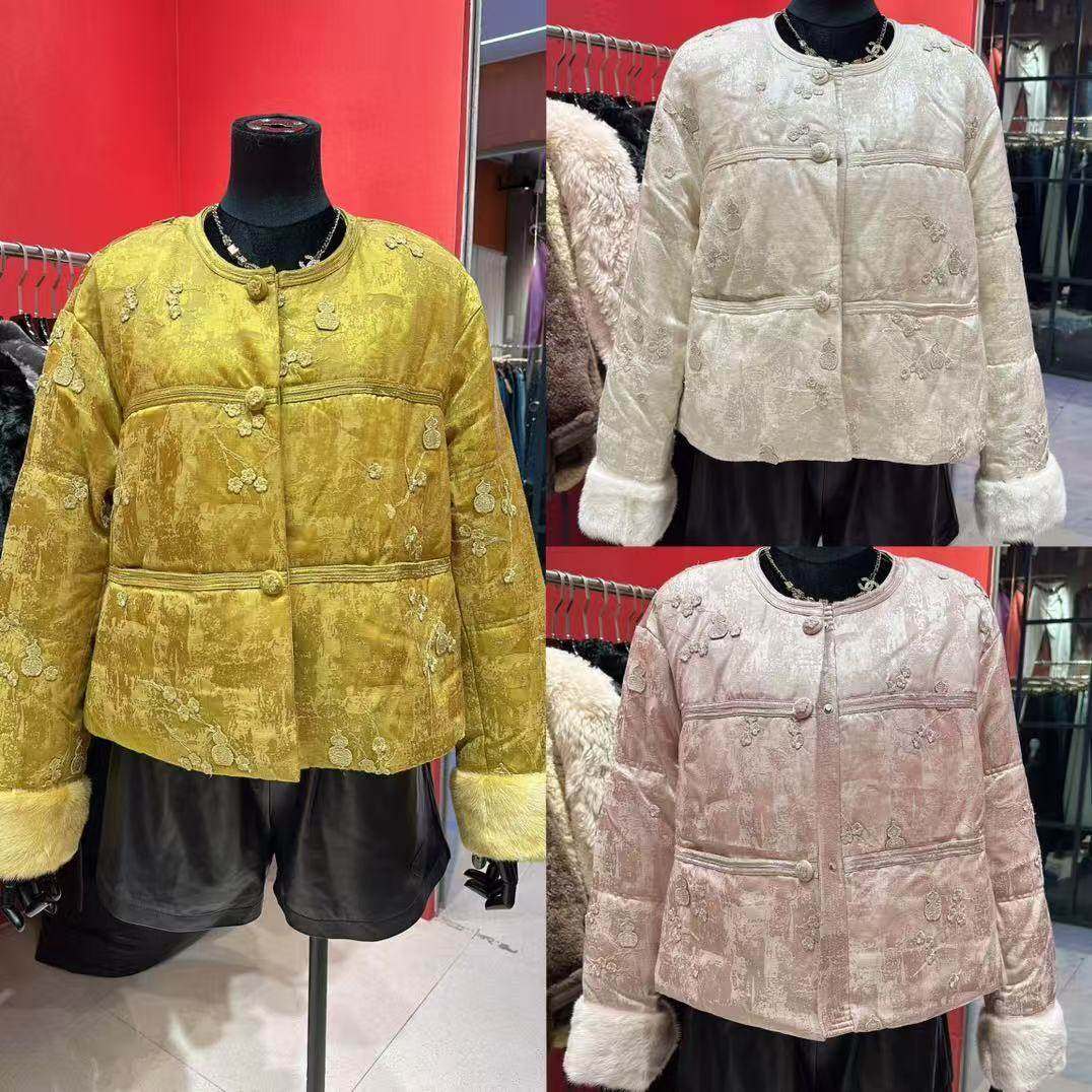 针织圆领毛衣外套女2025年冬季新款套头衫宽松休闲上衣时尚热销潮