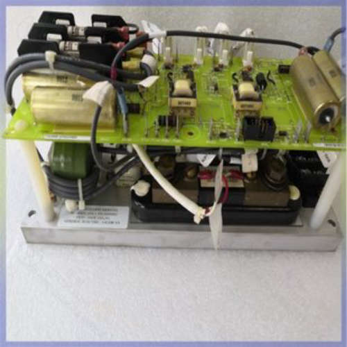 GE DS3800NSCA1G1F 通过两个对接连接器与其他电路板通信