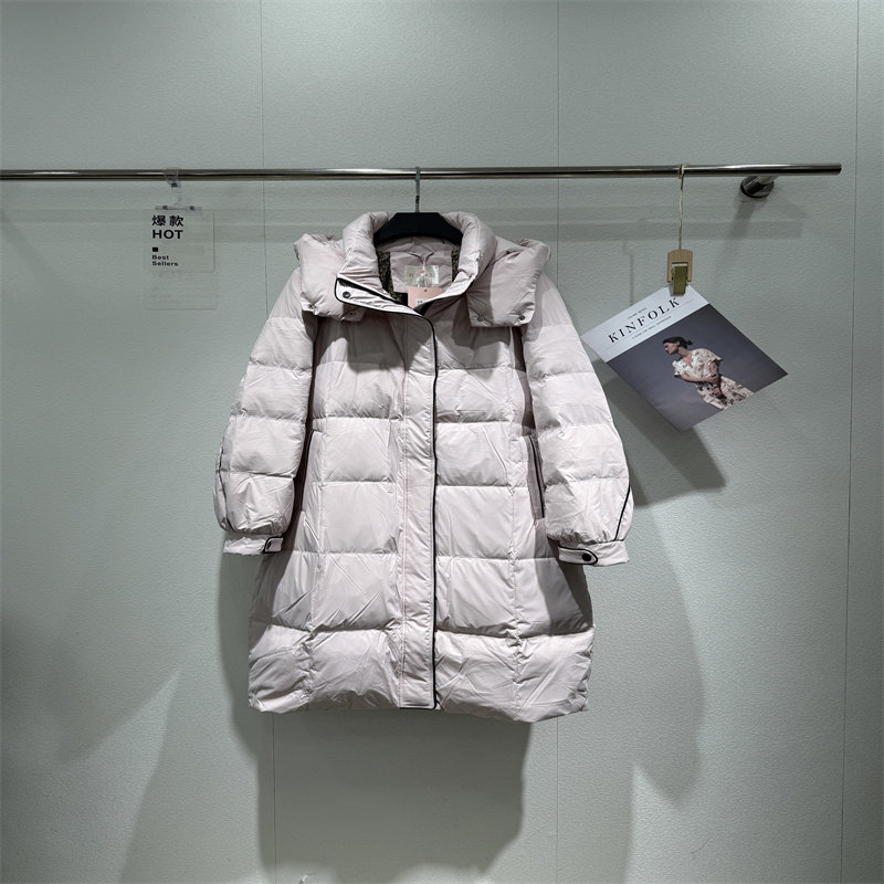 9886芮娜依莲2026冬季新款大码女装显瘦黑金羽绒服遮肉羽绒衣时尚