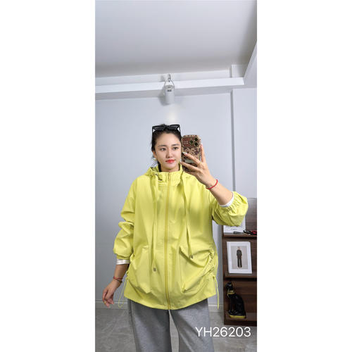 26203香港芸卉2026秋新款大码女装显瘦风衣时尚遮肉外套百搭开衫