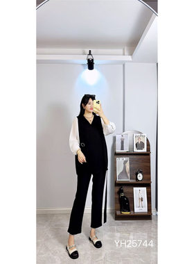 25744香港芸卉2026春新款大码女装显瘦上衣时尚小衫遮肉百搭衬衣