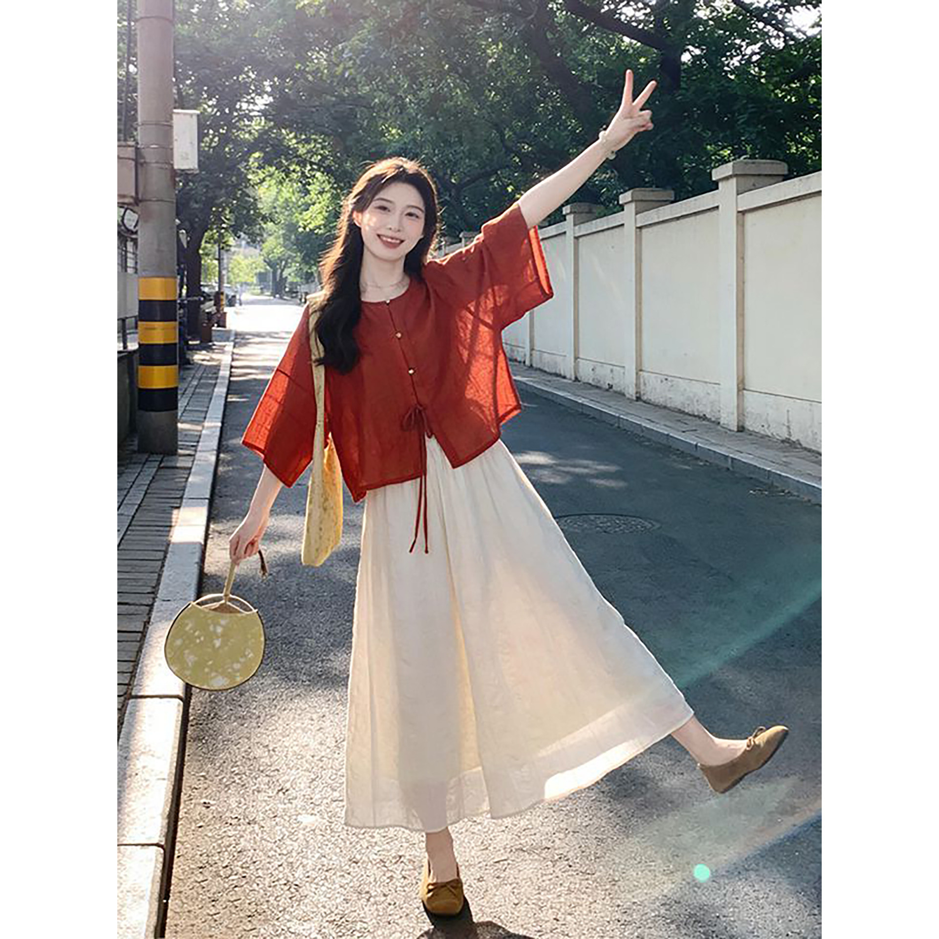 新款复古温柔松弛感红色宽松上衣搭配遮肉高腰超仙半身裙两件套装