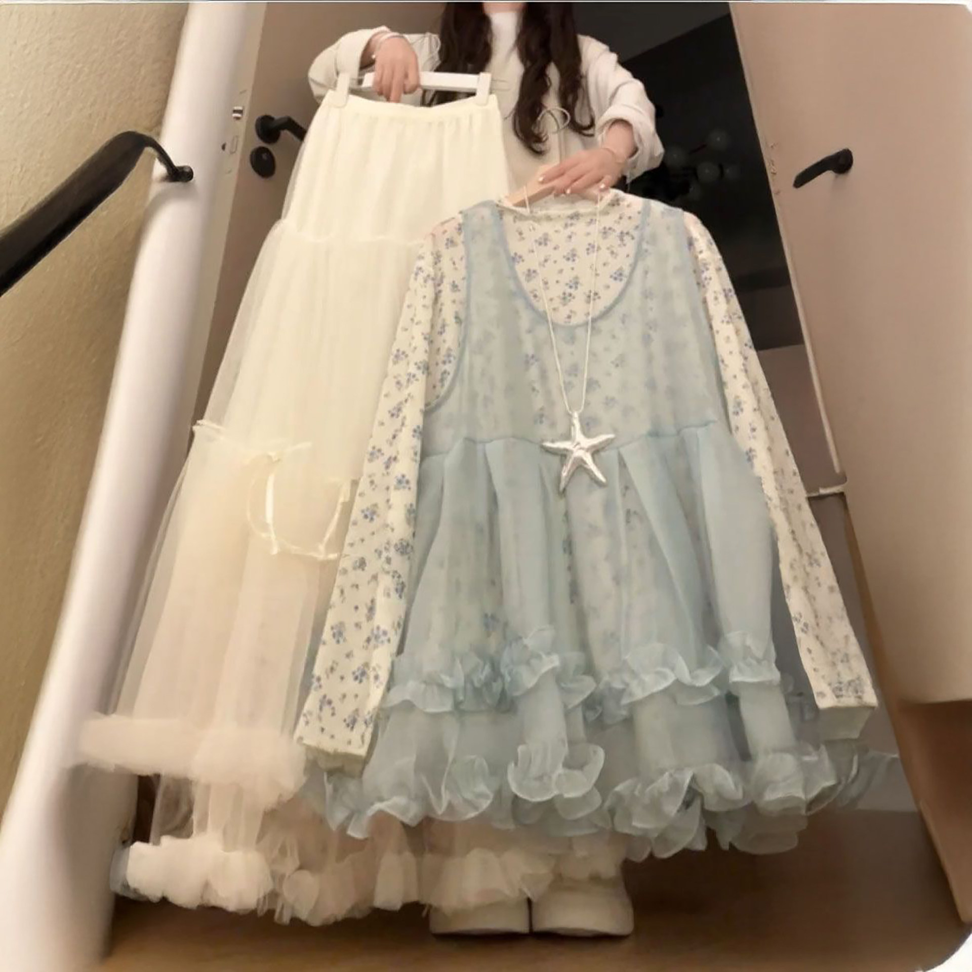 2026春夏新款韩系温柔度假风蓝色花边背心+碎花打底+蝴蝶结蓬蓬裙