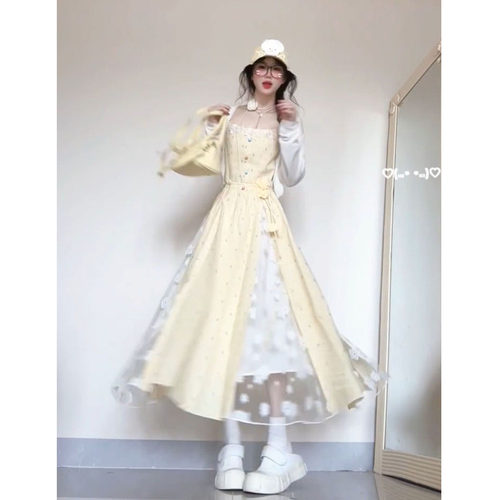 蕾丝花边黄色吊带裙+针织开衫