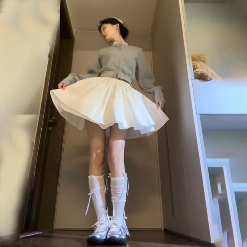 针织开衫外套+蓬蓬半身短裙