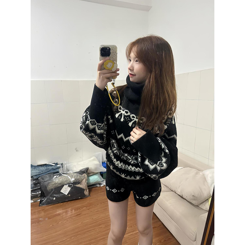 慵懒风穿搭一整套高级黑色高领费尔岛提花毛衣女搭配高腰针织短款