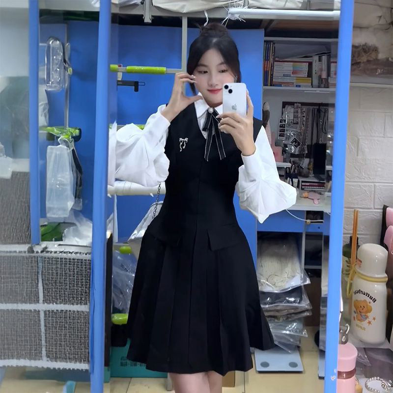 学院风收腰设计高级黑色背心连衣裙女内搭白色打底衬衫上衣两件套,女装/女士精品,时尚套装,淘宝优惠券,粉丝福利购,淘宝优惠卷