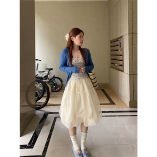 夏日温柔甜妹小个子碎花吊带背心+蓝色开衫+花苞半身短裙三件套装