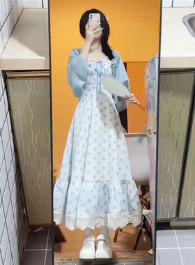 夏季温柔风小飞袖蕾丝花边拼接碎花连衣裙+蓝色防晒开衫两件套装