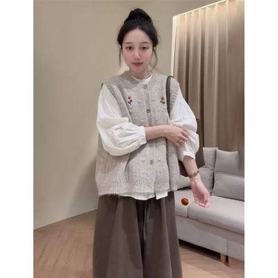 甜美穿搭一整套温柔风宽松软糯小花针织开衫马甲叠穿圆领长袖衬衫