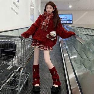 秋冬圣诞节氛围感穿搭一整套麻花红色针织毛衣女搭配高腰格纹短裙