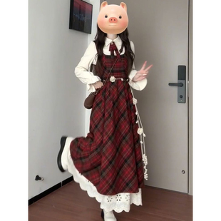 2025秋冬韩系杏色衬衫送领结女学生复古风红色毛呢格子背心连衣裙