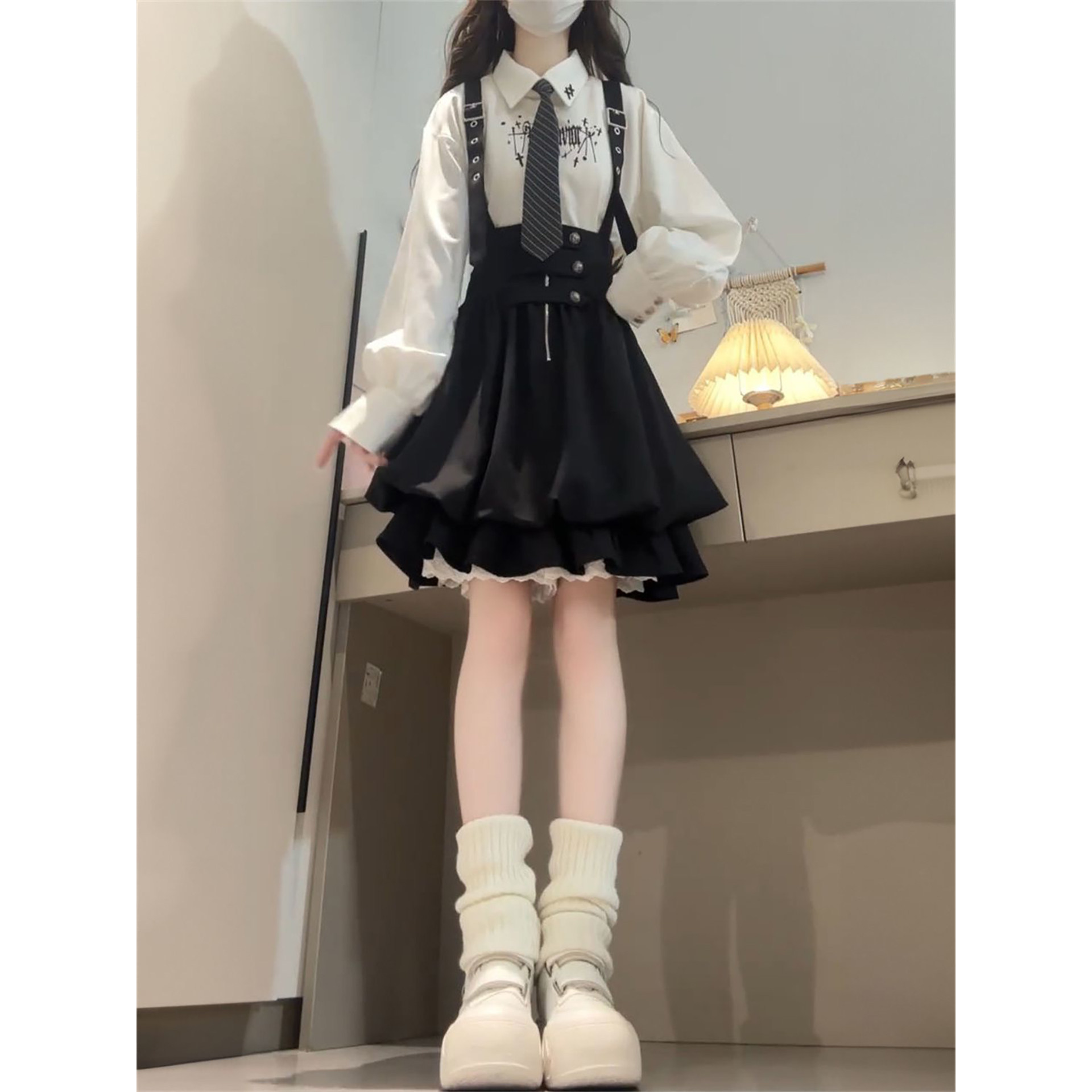 2026早春新款穿搭一整套日系甜酷高腰背带花苞裙女+白色印花衬衫