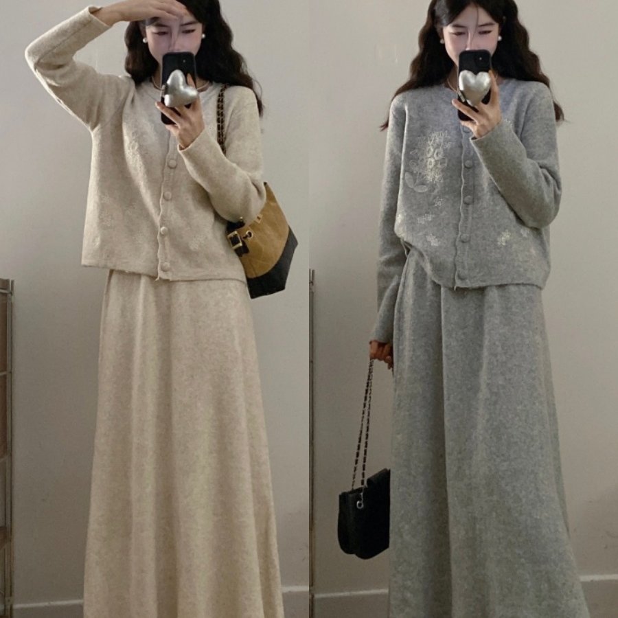 韩版大码冬季韩系慵懒风刺绣花朵针织软糯毛衣开衫+半身裙两件套