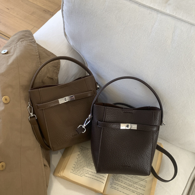 2026新款荔枝纹水桶包女百搭手提斜挎包日韩风高级感简约包,箱包皮具/热销女包/男包,小方包,淘宝优惠券,粉丝福利购,淘宝优惠卷