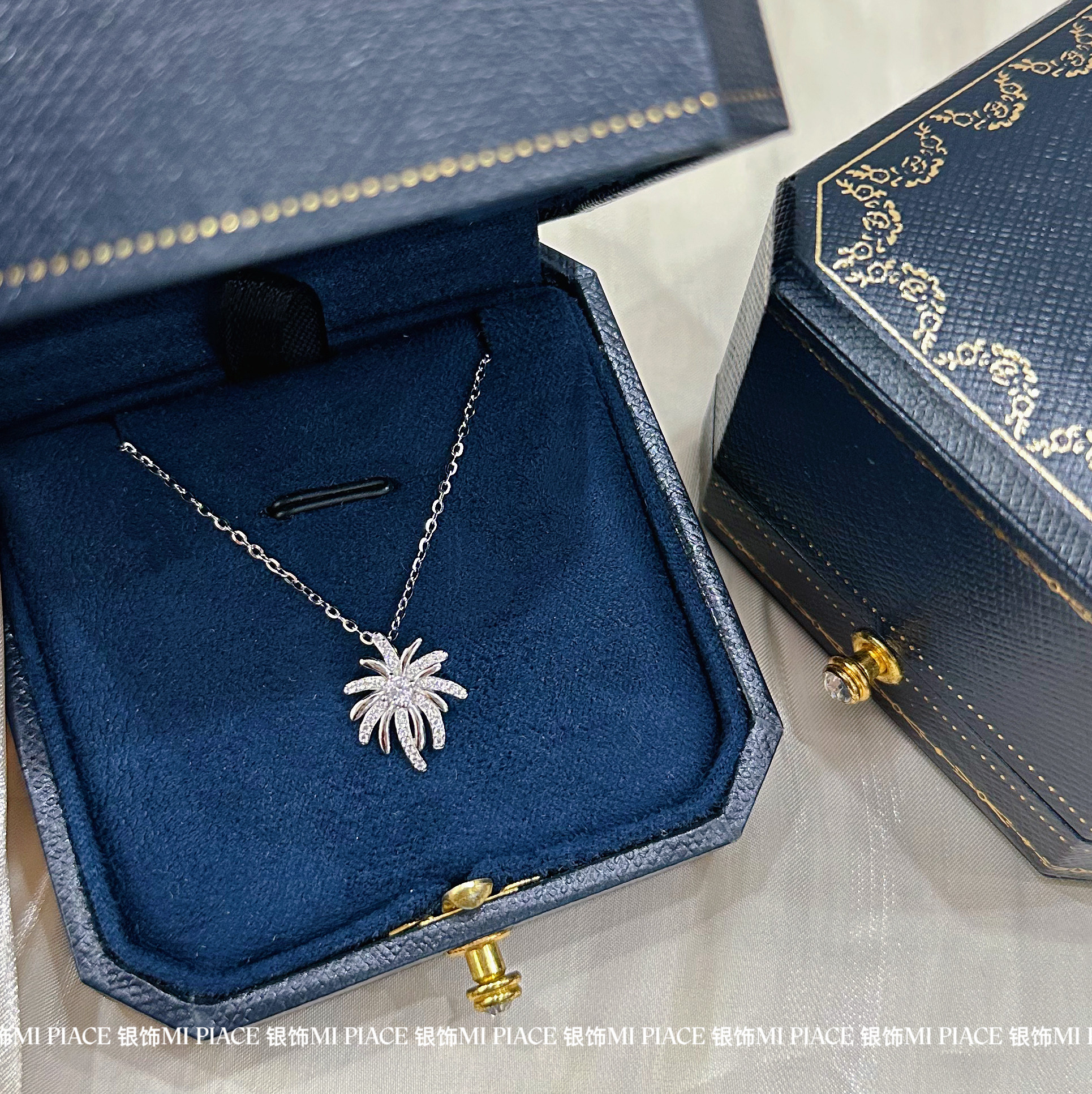 s999纯银璀璨烟花项链女轻奢小众设计感闪耀锁骨链送女生节日礼物