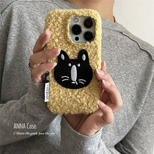 ANNACASE秋冬可爱黄色毛绒呆萌黑猫手机壳适用iphone17promax苹果14女17pro新款15pro软16Promax防摔保护套16
