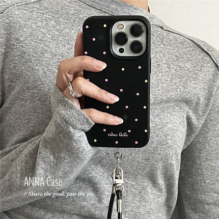ANNACASE小众少女黑底粉黄小波点挂绳适用于iPhone16pro手机壳新款15promax苹果13全包14pro防摔保护套12软16