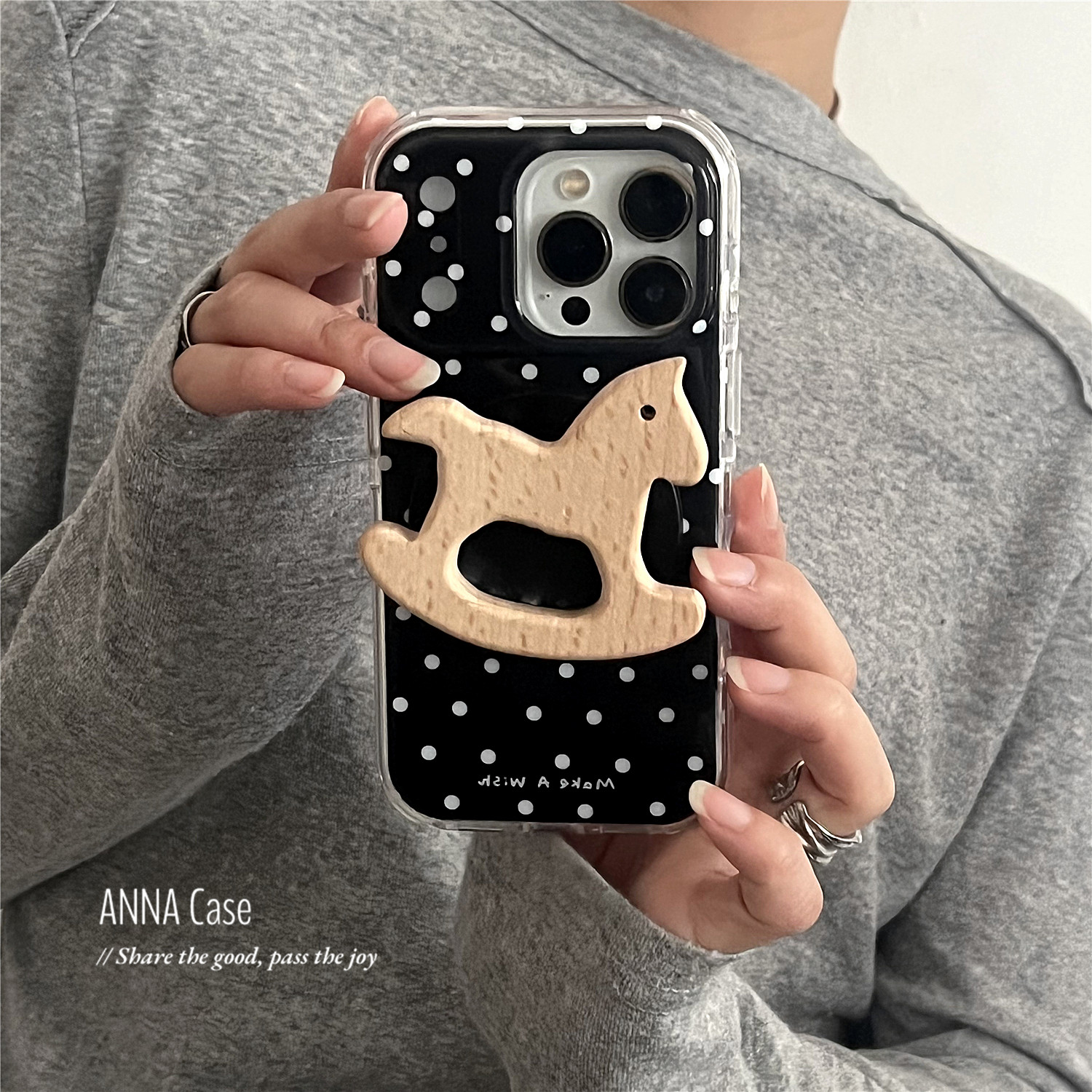 ANNACASE可爱黑色波点木马磁吸支架手机壳适用iphone17promax苹果14全包17新款15pro软16Promax防摔保护套16