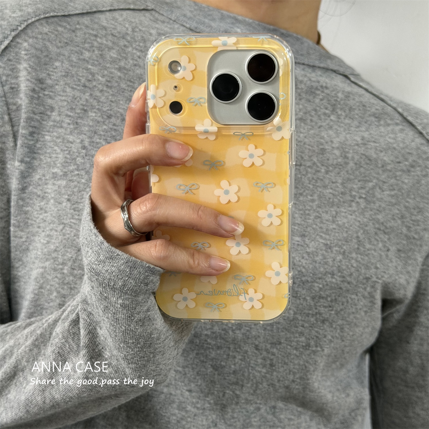 ANNACASEins风春天温柔黄色格纹小花适用苹果17promax手机壳iphone14全包17pro新款15女16promax防摔保护套13
