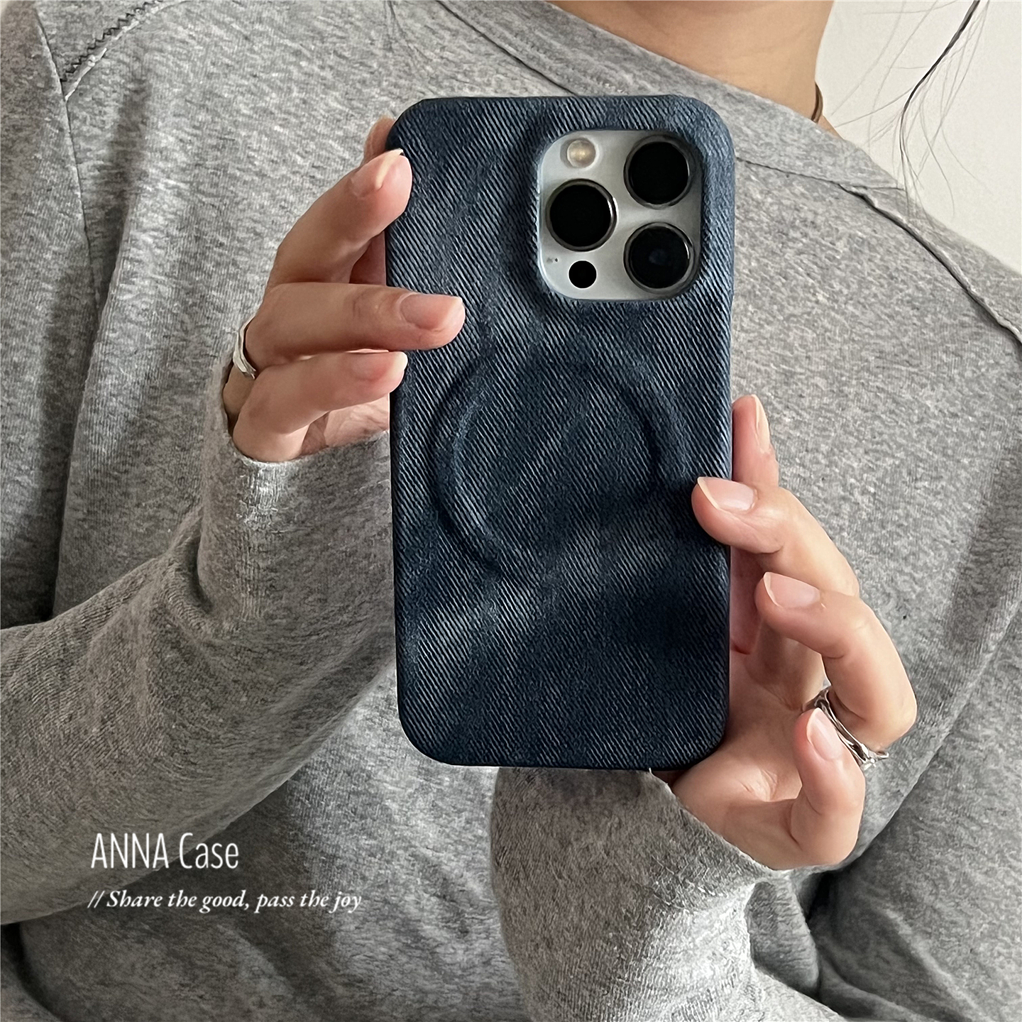 做旧深蓝牛仔纹皮质磁吸手机壳