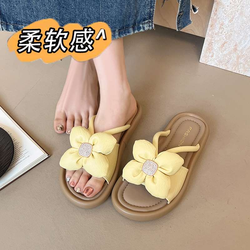 明星同款花朵凉鞋女2025夏季新款软底不累脚防滑孕妇海边度假凉拖