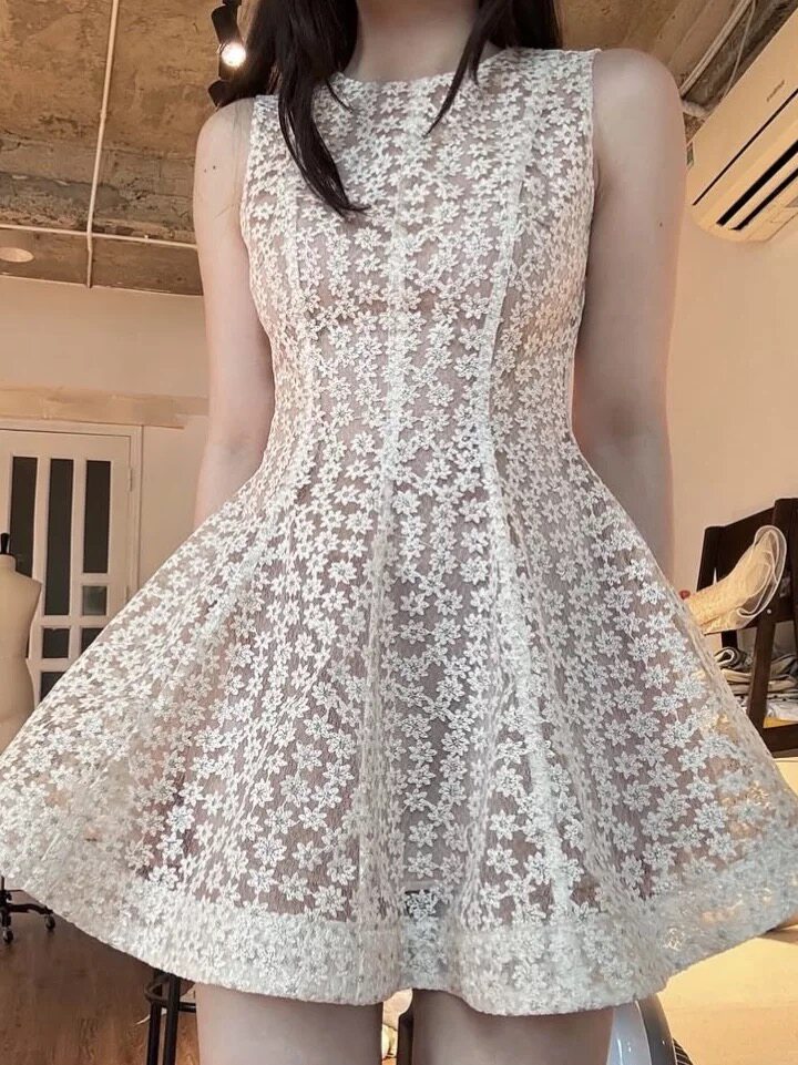 越南代购 小众设计师afrodille 清新小雏菊修身蓬蓬连衣裙图片