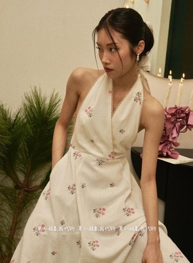 果小姐泰国代购 Pleased正品 法式浪漫碎花挂脖露背连衣裙