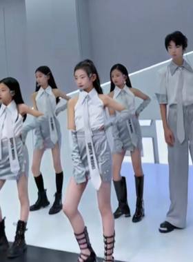 女童走秀潮服时尚个性科技感儿童演出服银色套装少儿爵士舞服装酷