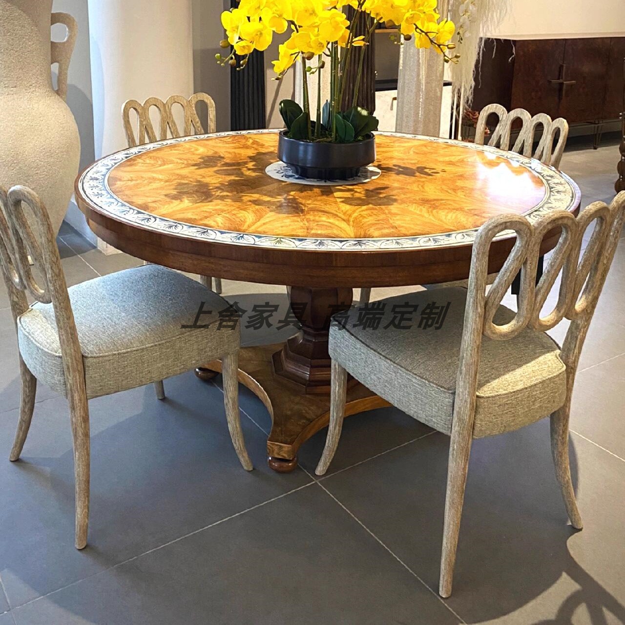 环美复古桃花芯实木别墅六人餐桌椅组欧式古典圆餐台家用高端定制