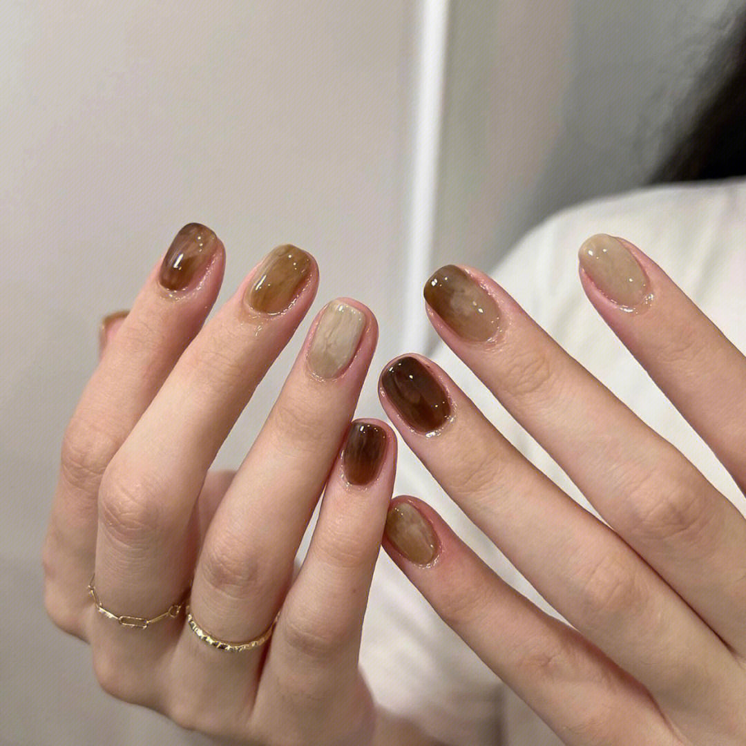琥珀棕晕染手指甲可穿戴光疗甲片