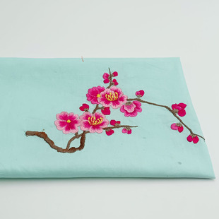 手推绣来图来料定制汉服诃子裙旗袍戏服服装专业毕业设计绣花梅花