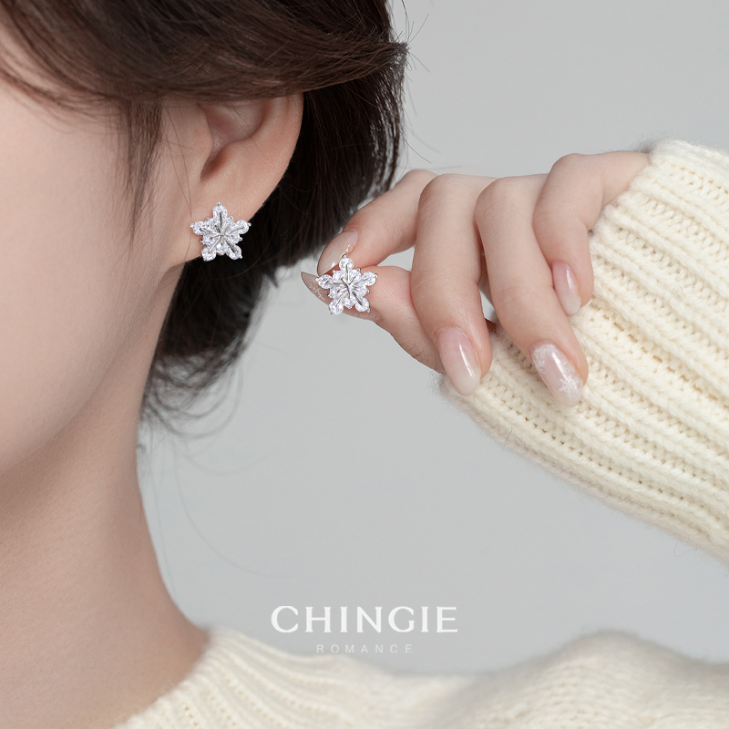 秋冬超闪满钻锆石雪花耳环
