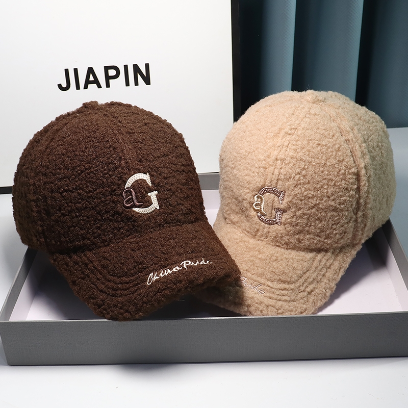 2025新款羊羔毛保暖棒球帽女款
