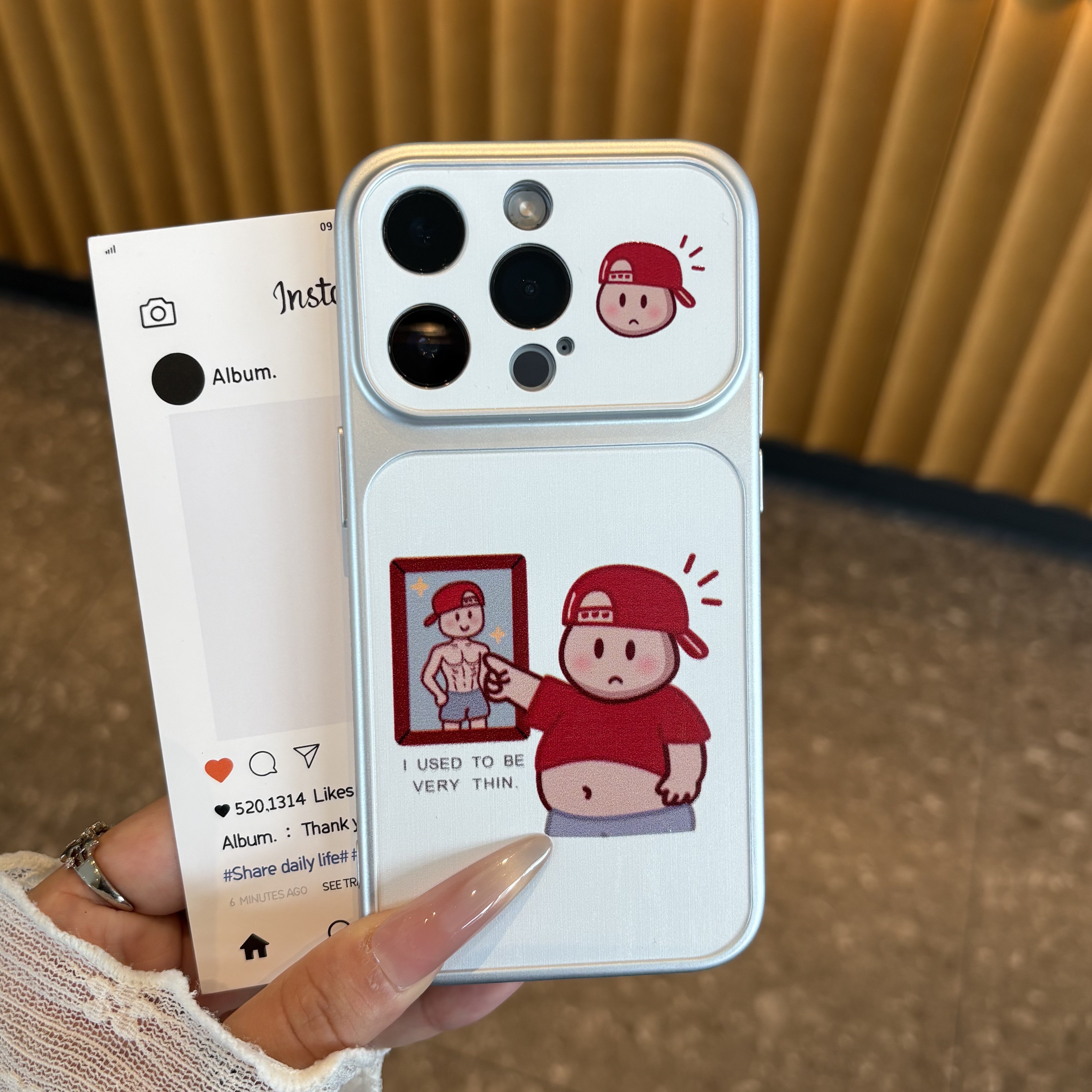 红帽子健身男孩适用苹果17ProMax电镀康宁手机壳适用iPhone16pro卡通风15plus大视窗14/13pro软壳12promax/11