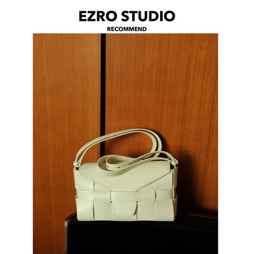 EZRO真皮单肩斜挎手工编织小方包