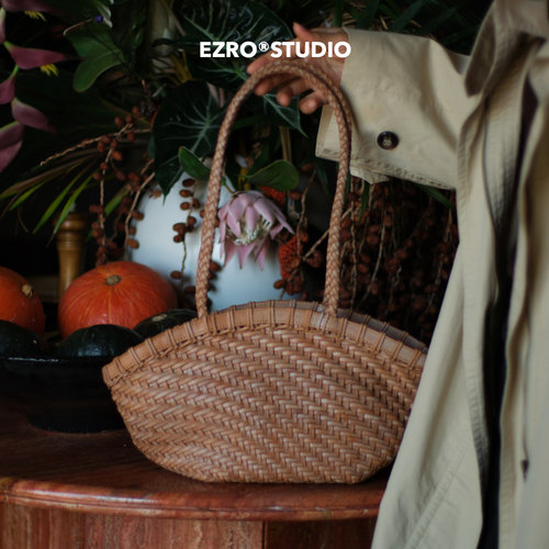 EZRO头层牛皮手工编织腋下托特包
